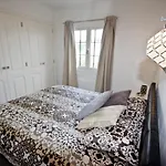 Club Valena 3, Modern Apartment, Wifi, Close To Amenities, At Matagorda