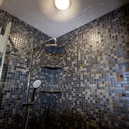 Club Valena 3, Modern Apartment, Wifi, Close To Amenities, At Matagorda