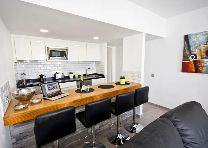 Club Valena 3, Modern Apartment, Wifi, Close To Amenities, At Matagorda 公寓 卡门港